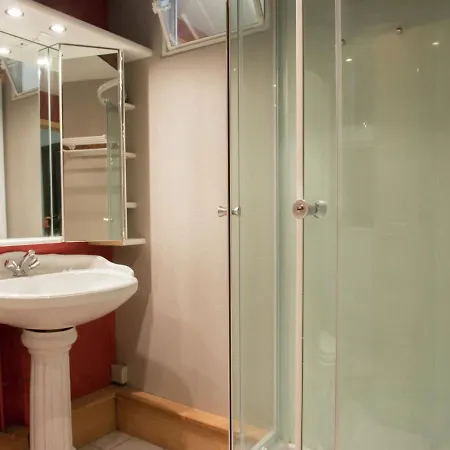 Semesterbostad Spacious In Theux With Swimming Pool