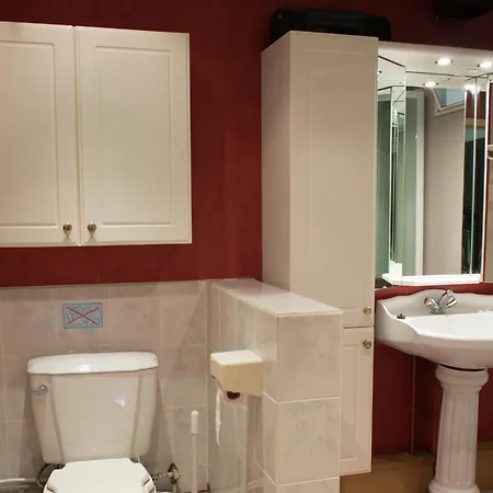 Spacious In Theux With Swimming Pool Hébergement de vacances *