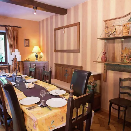 Ferienhaus Spacious In Theux With Swimming Pool Desnié