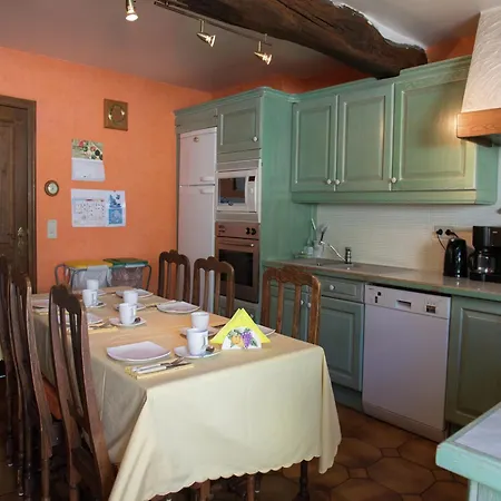 Vakantiehuis With Pool Desnié