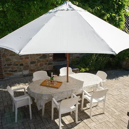 Spacious In Theux With Swimming Pool Hébergement de vacances Desnié